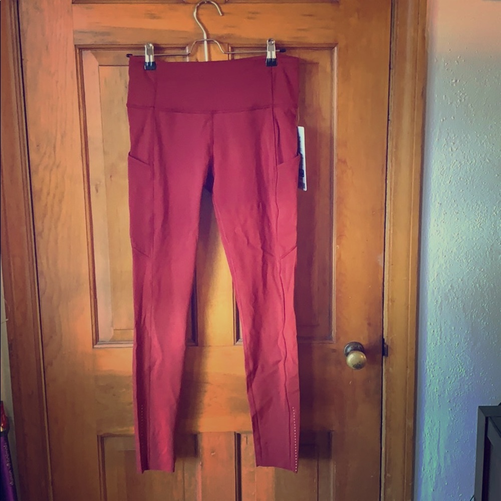NWT Lululemon Fast and Free Tight 28”